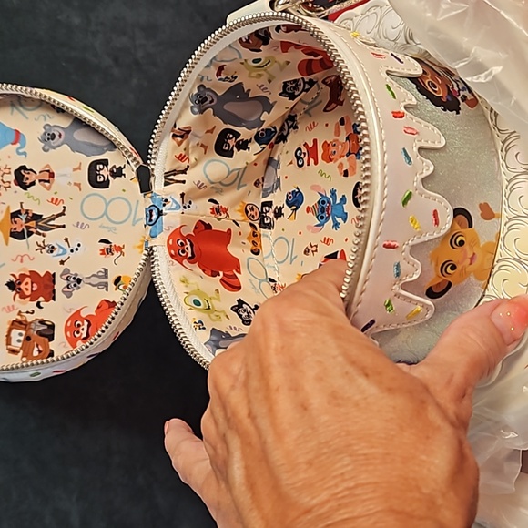 DISNEY 100th Anniversary cake Loungefly 2 openings young characters iridescent - Picture 9 of 10